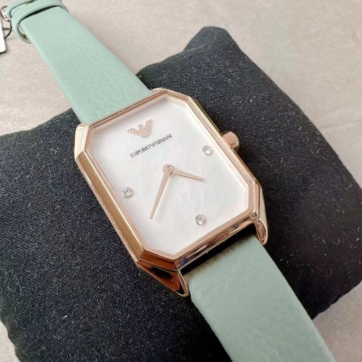 Emporio Armani AR11302 Two-Hand Green Leather Watch Emporio Armani AR11302 Two-Hand Green Leather Watch